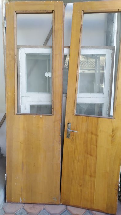 Продается двери,рамы дерево