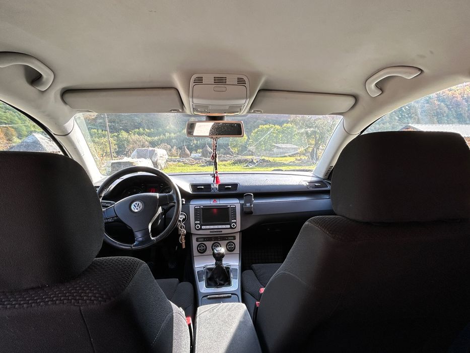 Vând Volkswagen passat b6