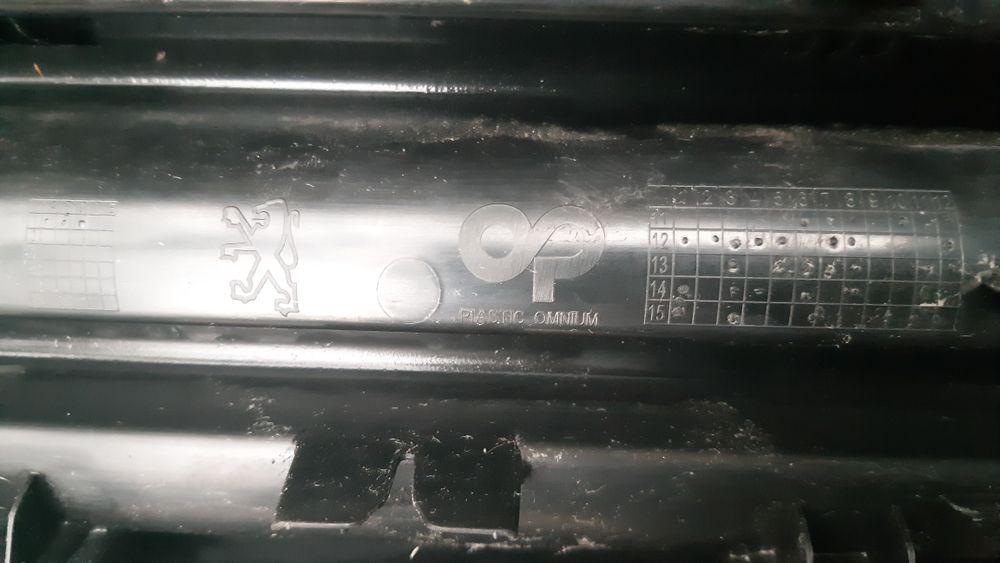 ОРИГИНАЛНА решетка за Peugeot 308