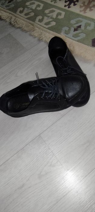 Мужская обувь, размеры 40–42 (б/у, в хорошем состоянии)