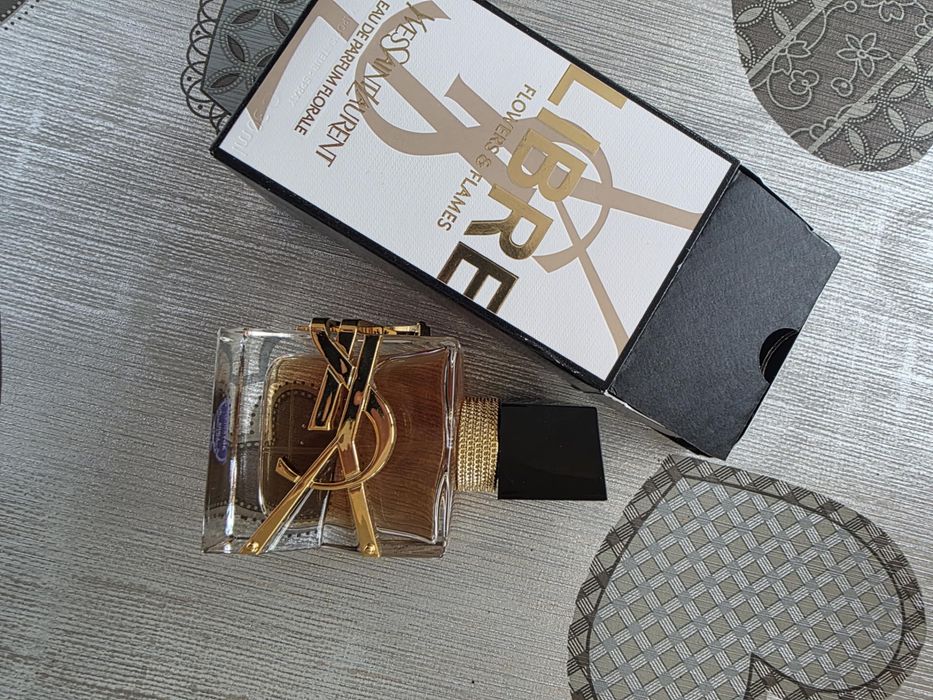 Продавам дамски парфюм Yves Saint Laurent