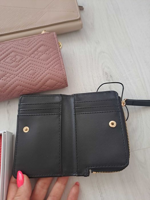 Дамски портмонета