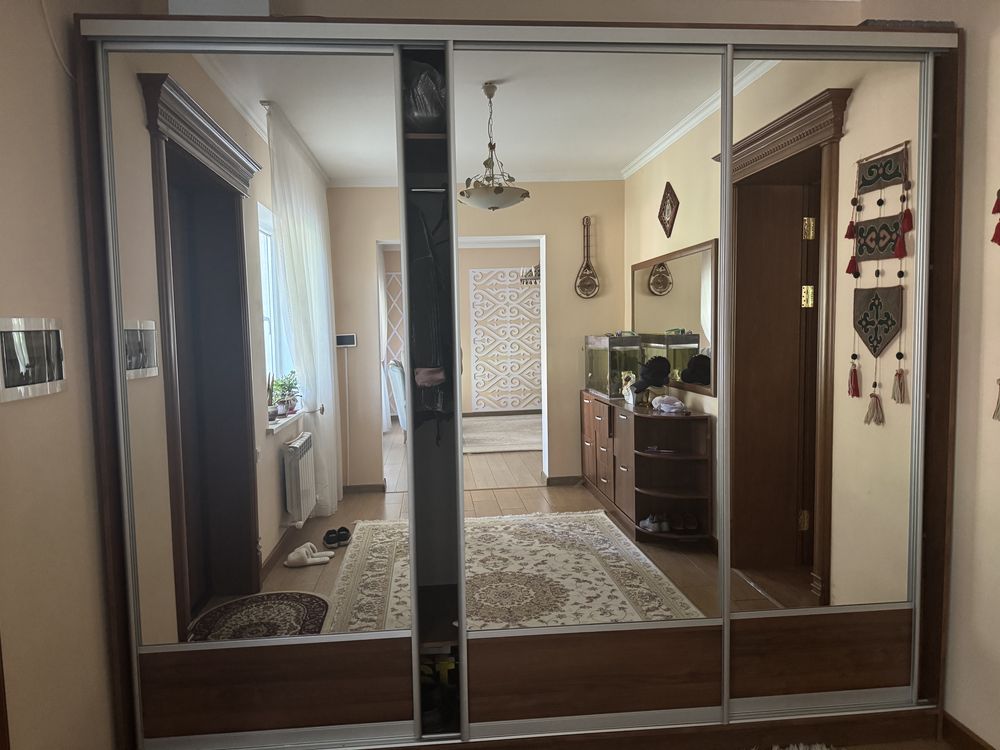 Продается шкаф купе б/у