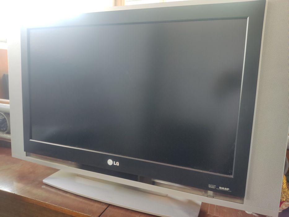 Телевизор lg работает