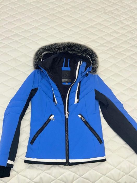 Продаю лыжную женскую куртку