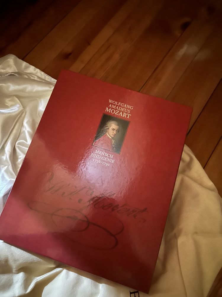 Коллекционная книга Amadeus Mozart с DVD и CD