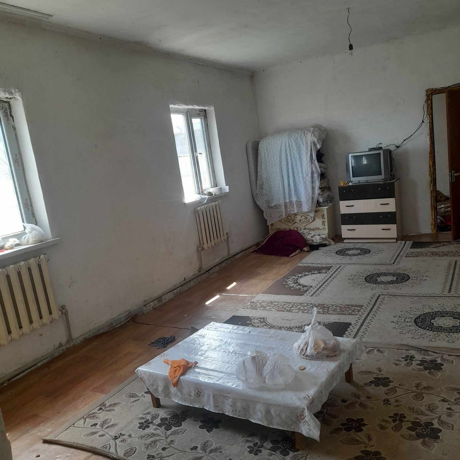 Дом продаеться половина не достроена