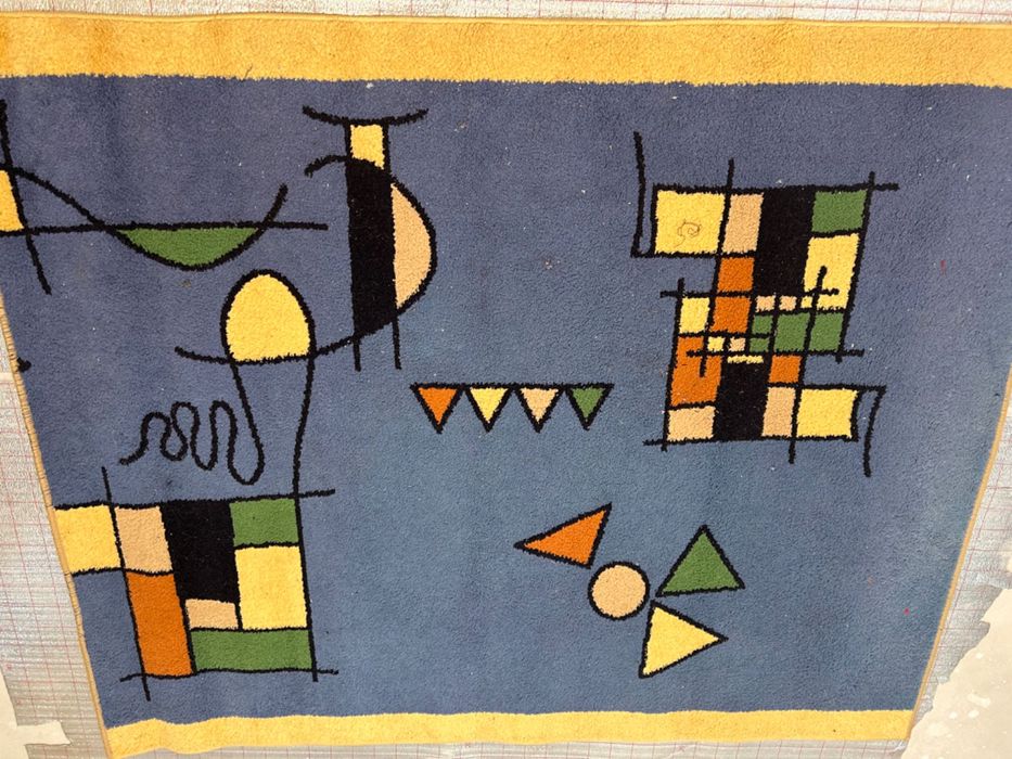 Продам ковер в хорошем состоянии