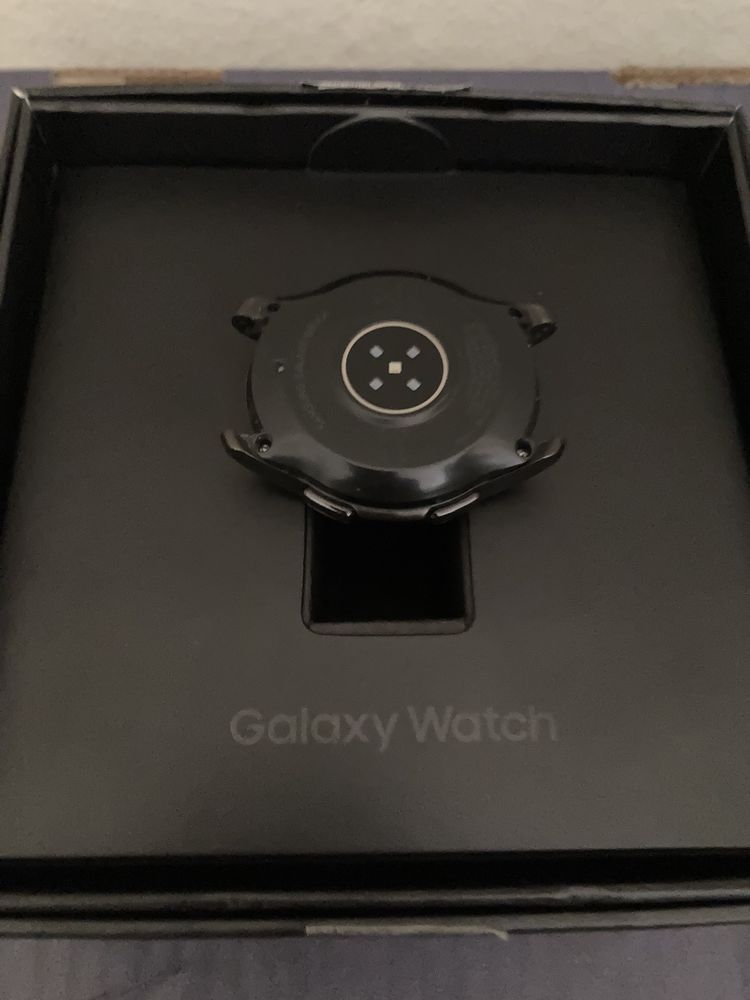 Смарт часовник Galaxy watch gear s3 42mm case 20mm band с ПОВРЕДА