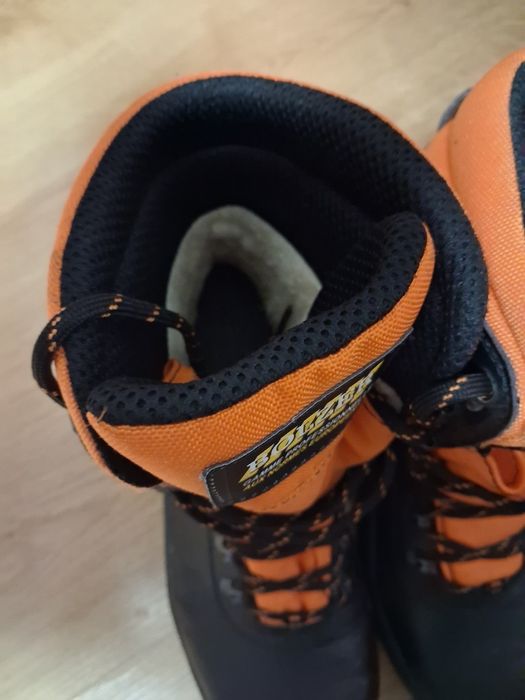 Bocanci de lucru imblaniti