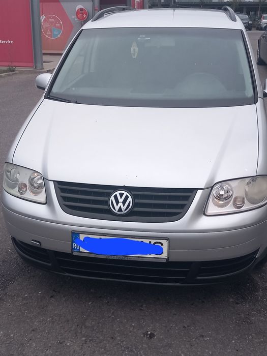 Vând volkswagen touran