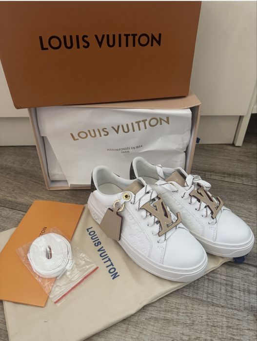 Дамски маратонки нови