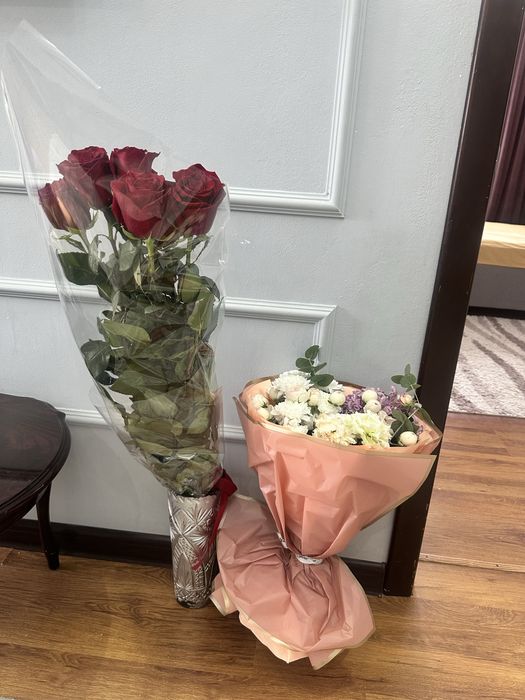 Продаю цветы свежие вчерашние Роза ( 1 метровый 7 штук) и Пионы&Хризон