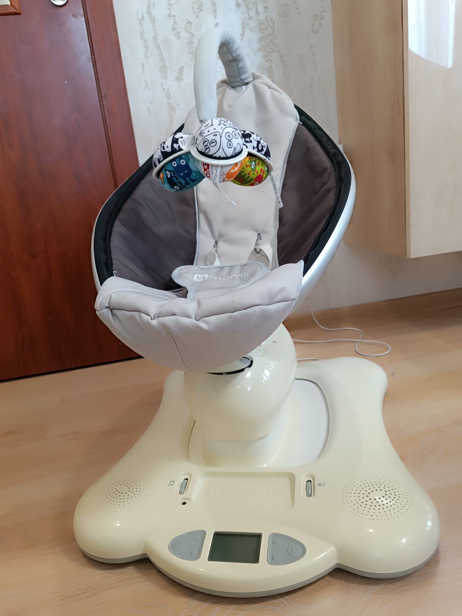 Електрическа бебешка люлка 4 Moms