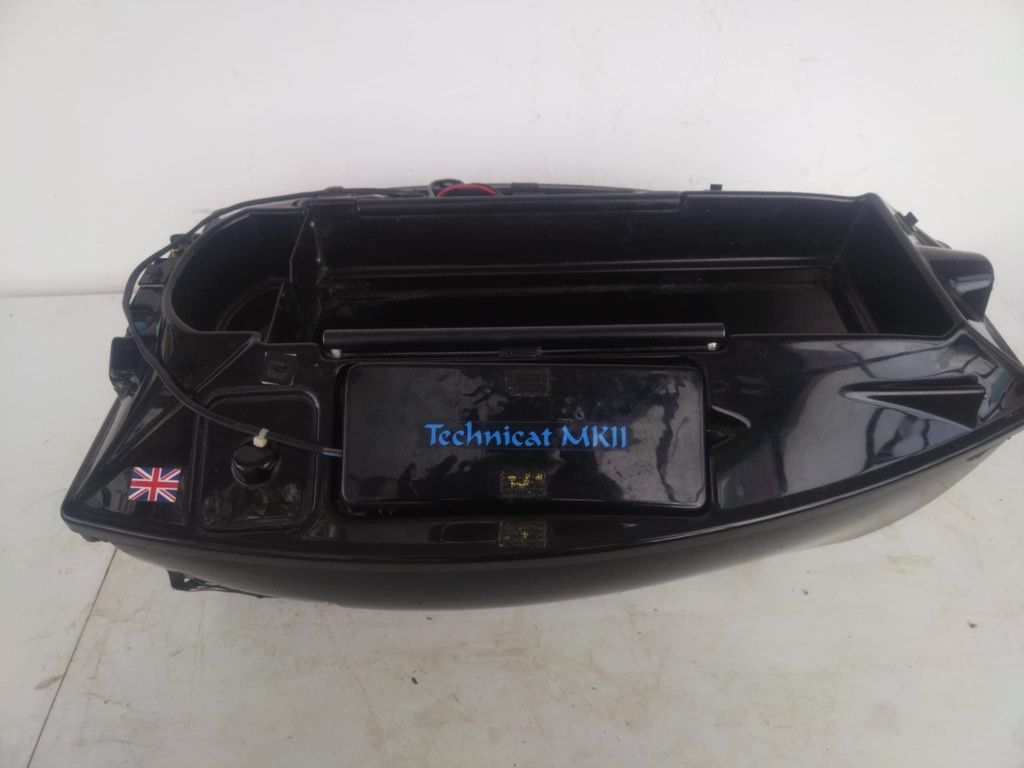 Корпус за лодка захранка
Бонус калъф за съхранение. 
Angling Technics