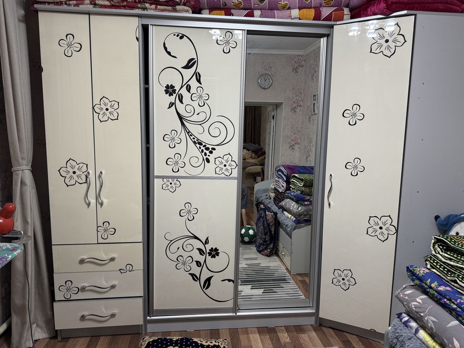 Продам срочно  детскую мебель