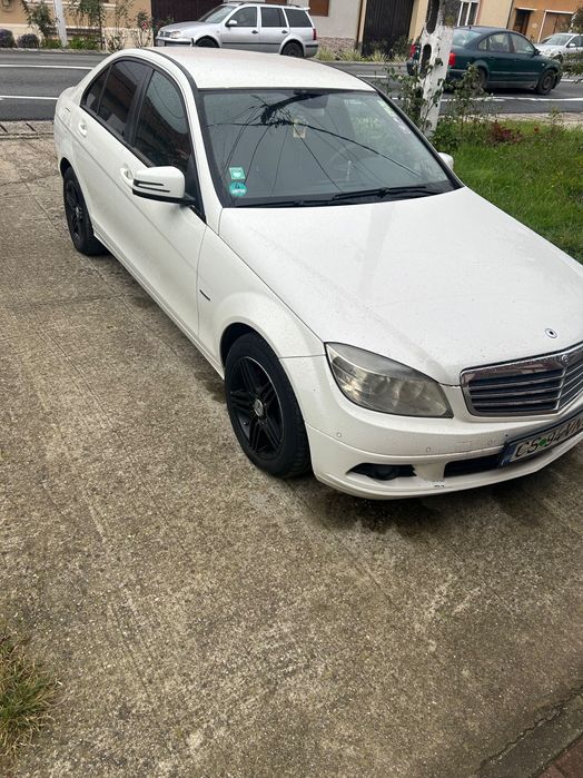 Mercedes-Benz C-Class C220 Schimb cu camioneta basculabila.
