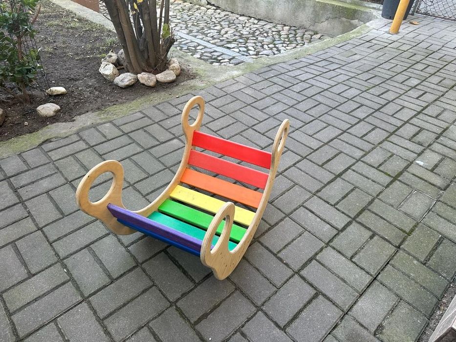 Balansoar din lemn pentru copii