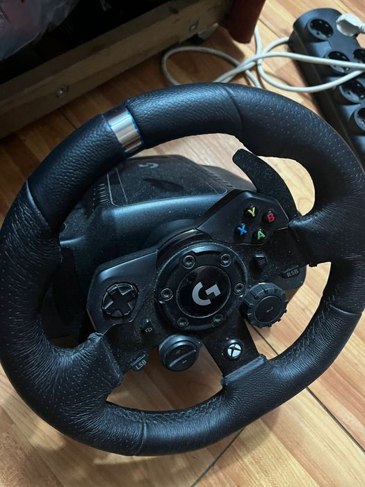 Vând volan Logitech g923