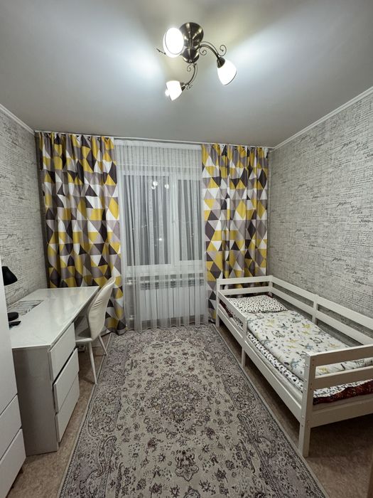 продам 3-х комнатную квартиру, в 11 мкр , 8/10 эт.