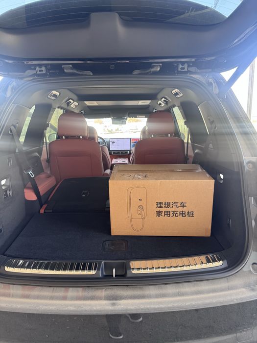 Li Xiang LUltra Yangi modellar Asl zaryadlovchi bilan。