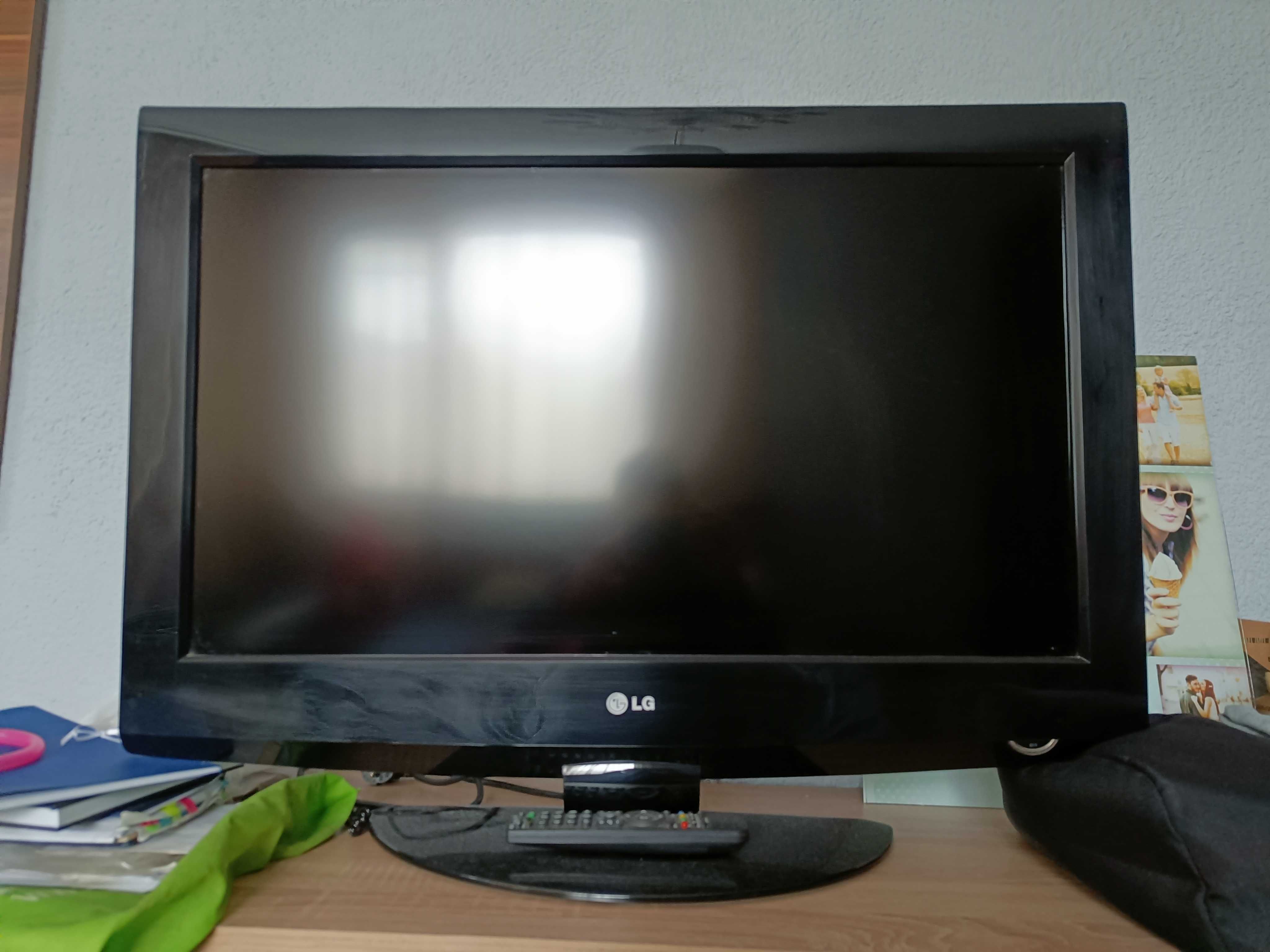 Телевизор LG 32инча