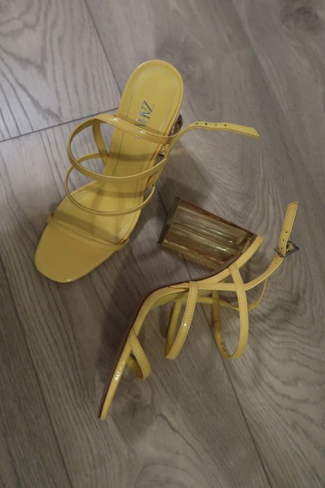 Vand sandale Zara mărime 39