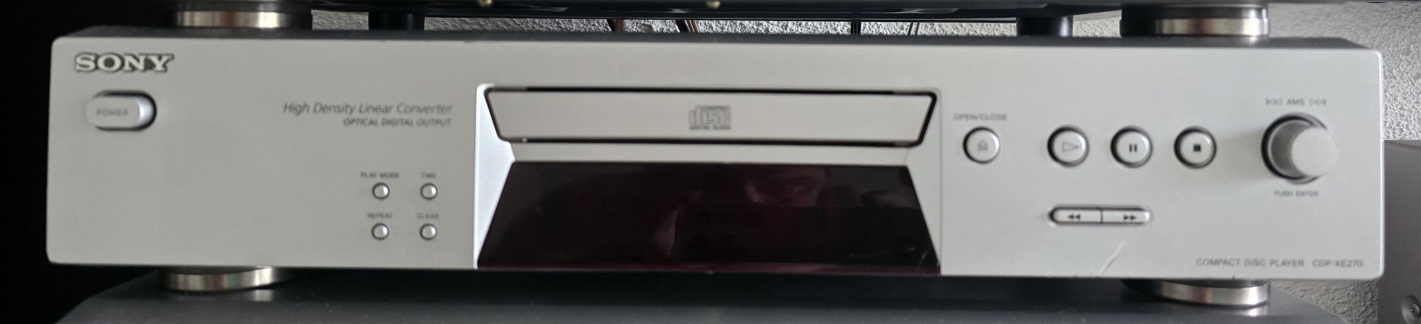 Vând o superbă linie audio Sony.