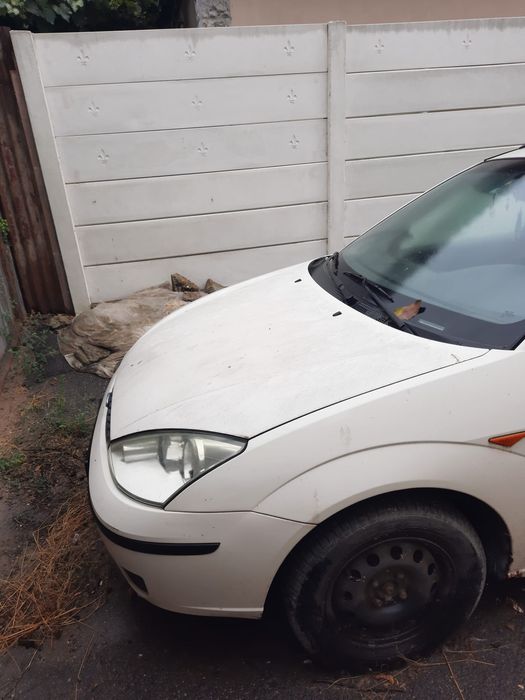 Vând pentru dezmembrare Ford Focus M1 an fabricație 2002
