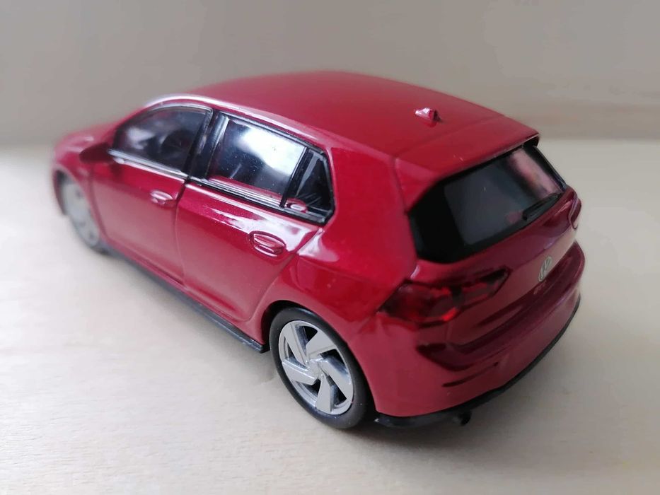 Волксваген голф 8 в мащаб 1:34