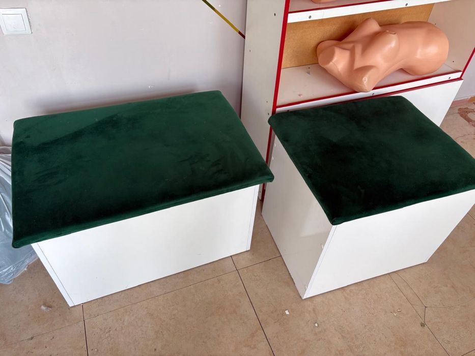 Пуфик для салона