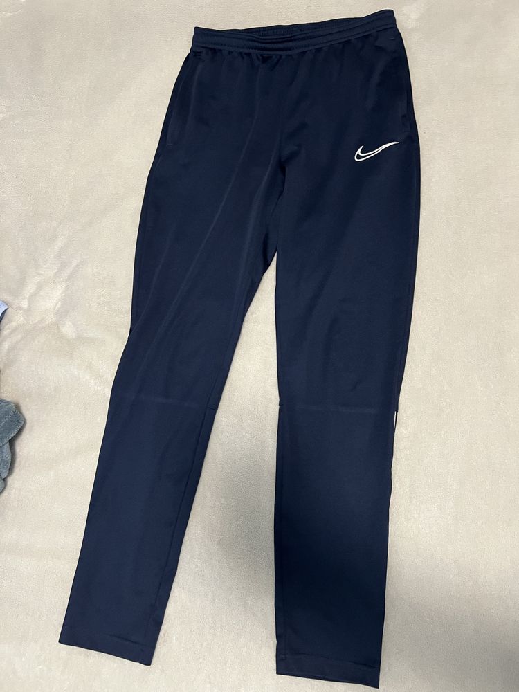 Оригинален анцуг Nike