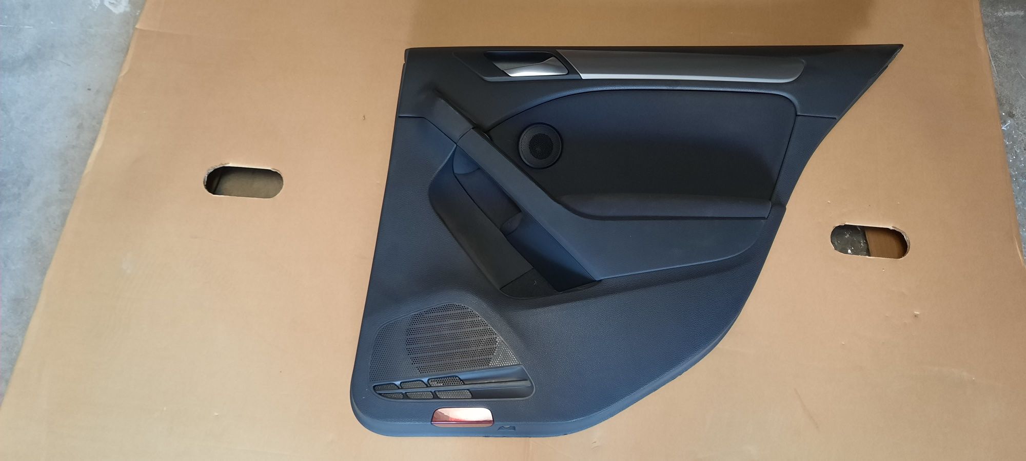 Tava baterie ,Geam, macara geam ,motoras macara , tapiterie  Golf 6