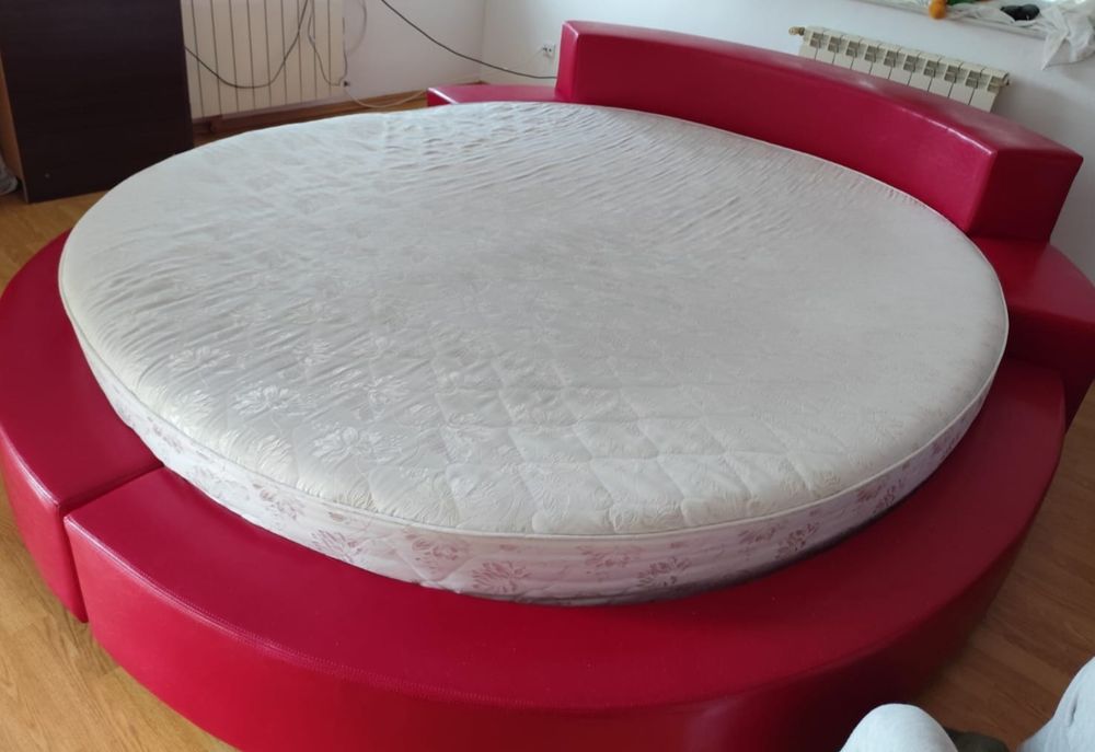 Pat si saltea extra large, in stare perfecta