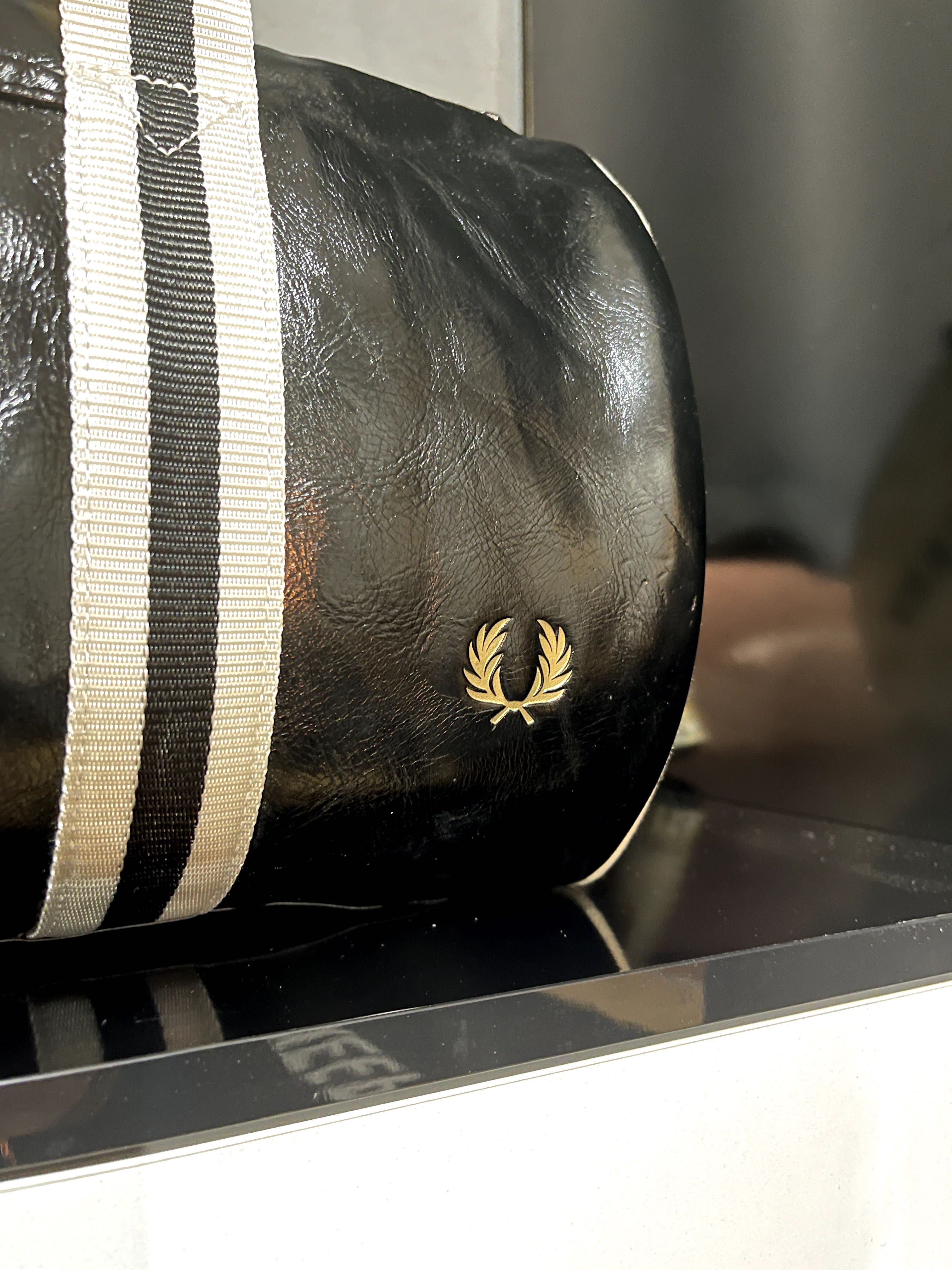 Чанта Fred Perry Classic Barrel Bag