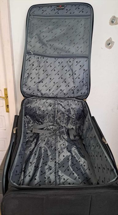 Valiza Troler Pierre Cardin 72 x42x25 cm mare si rezistent, negru