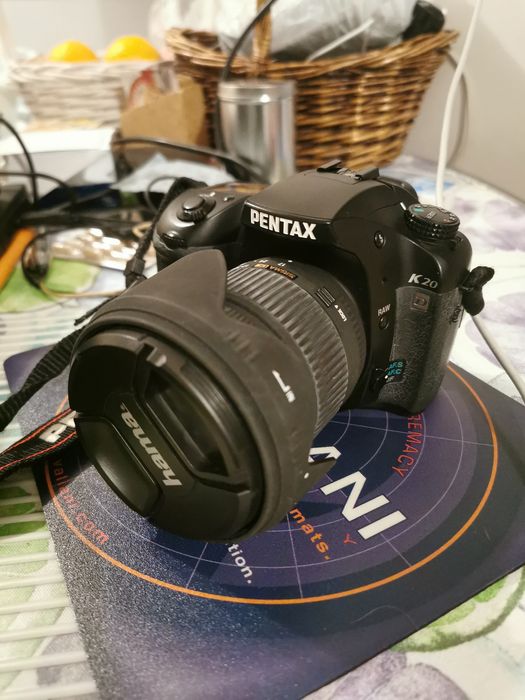 фотоапарат Pentax K20D с два обектива и подарък: чантичка