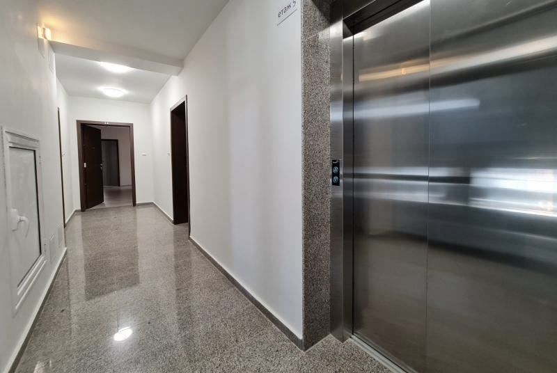 Дава се под наем Тристаен апартамент в София, Дианабад - 100 кв.м за 663 € - Снимка #7