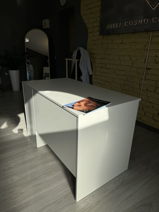 Письменный стол в отличном состоянии