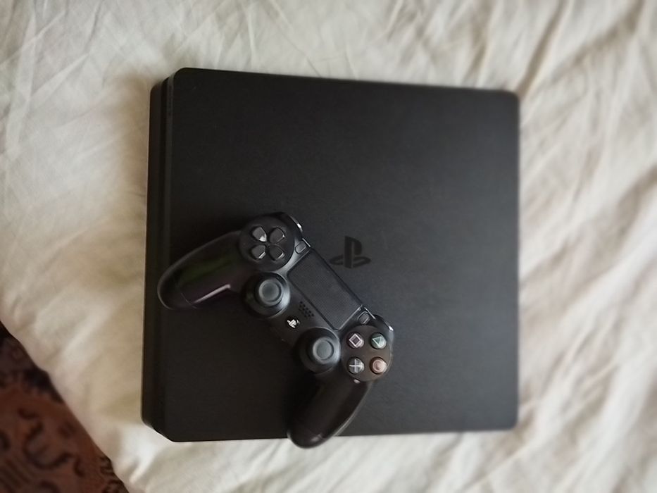 PlayStation 4 SLIM  500 GB
