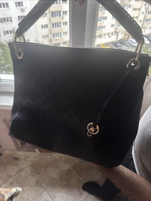 Vand geanta Louis Vuitton