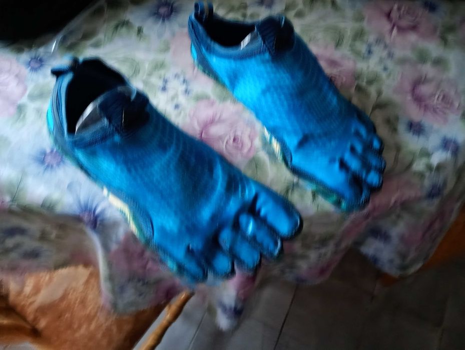 Adidas adipure маратонки пръсти