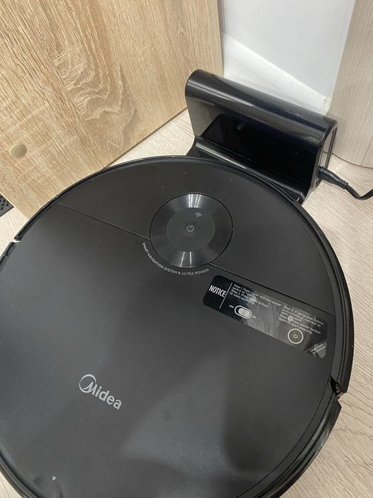 Aspirator  Robot Midea 2 in 1