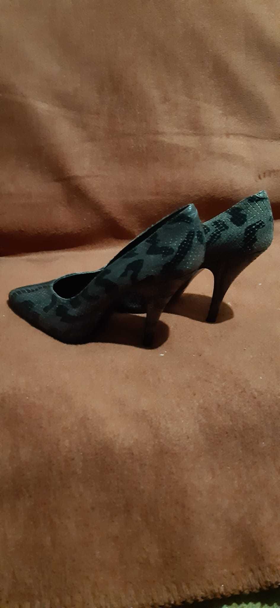 Pantofi eleganti