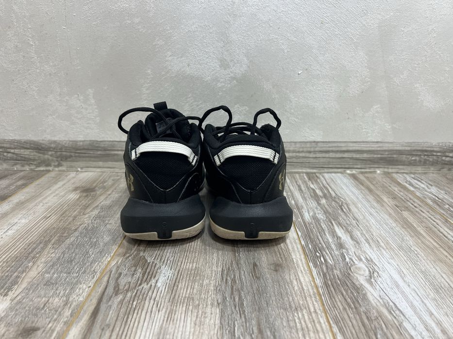 Обувки Under armour 40