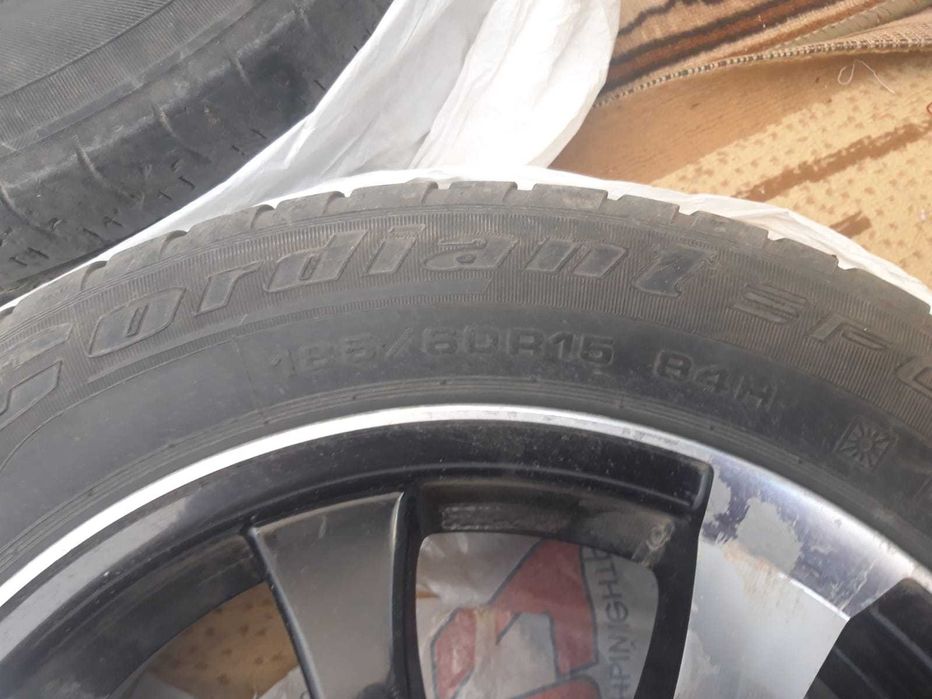 Продам комплект колес 185/60 R 15