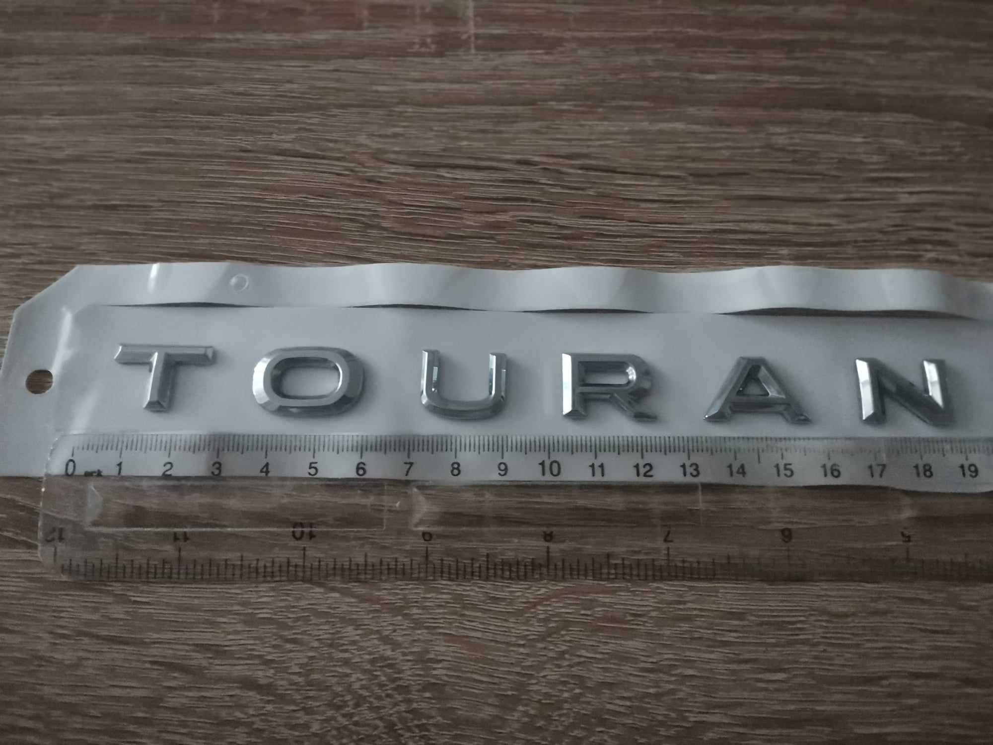 надпис Volkswagen Touran Фолксваген Туран новия шрифт