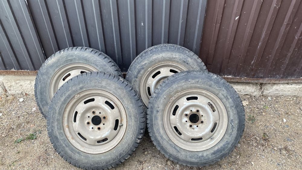 Продам колесо шипы  13 размер
