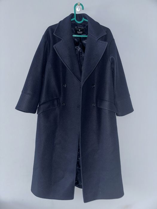 Пальто из Stradivarious синее