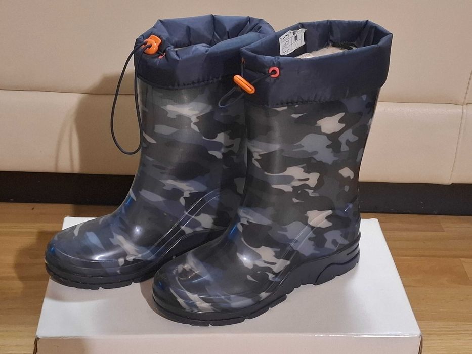 Vand cizme de cauciuc imblanite, noi, marimea 34